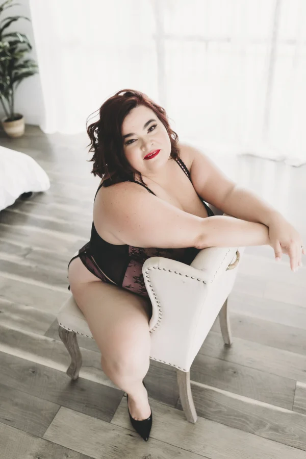 plus-dimension-posing-pointers-for-swish-boudoir-images