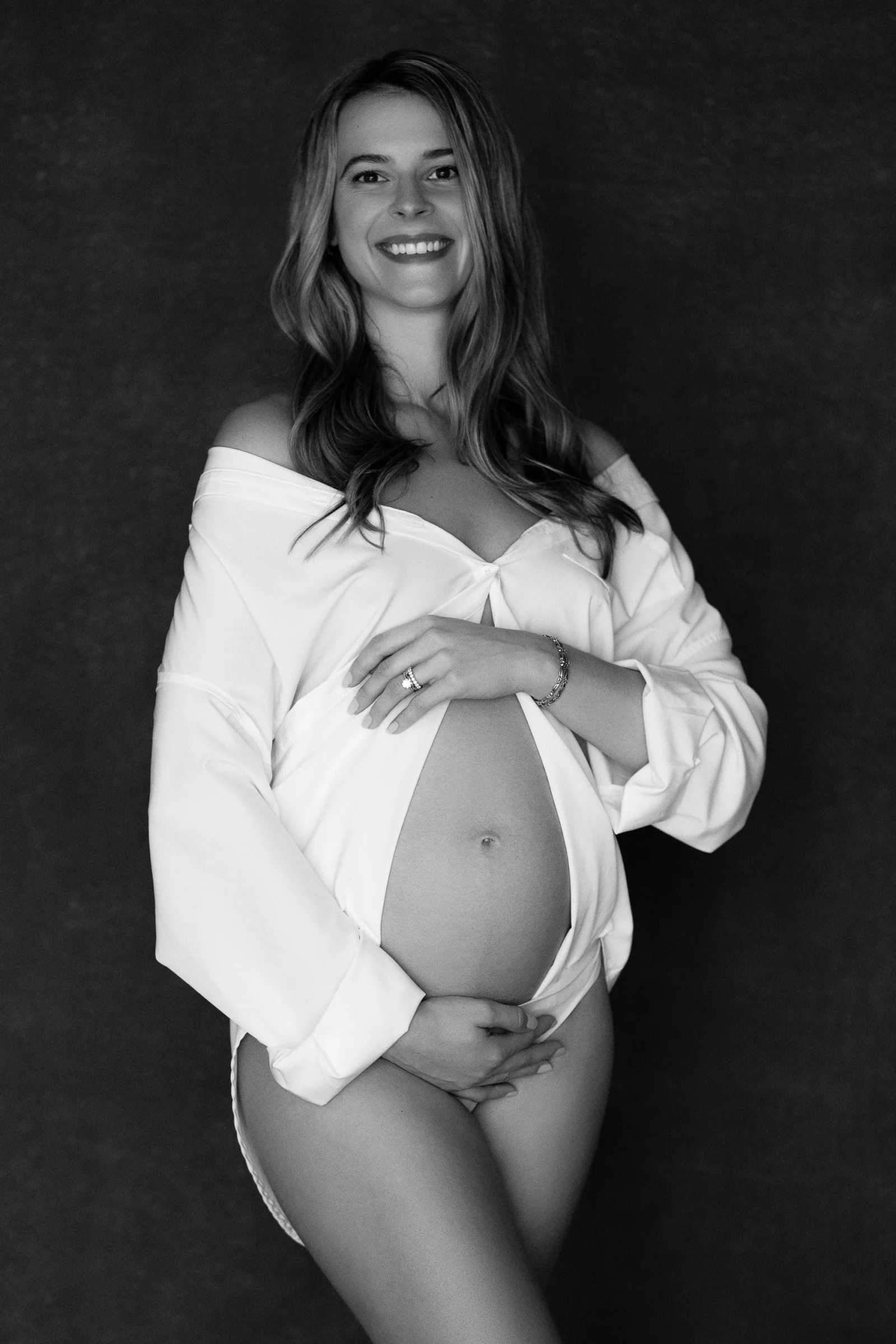 boudoir-for-mothers-to-be:-devour-your-bump,-mama!