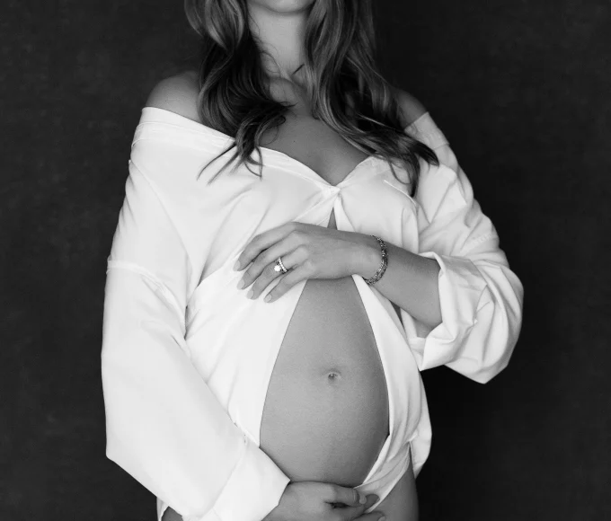 boudoir-for-mothers-to-be:-devour-your-bump,-mama!